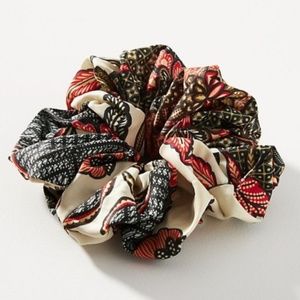NWT Anthropologie Cartagena Scrunchie
